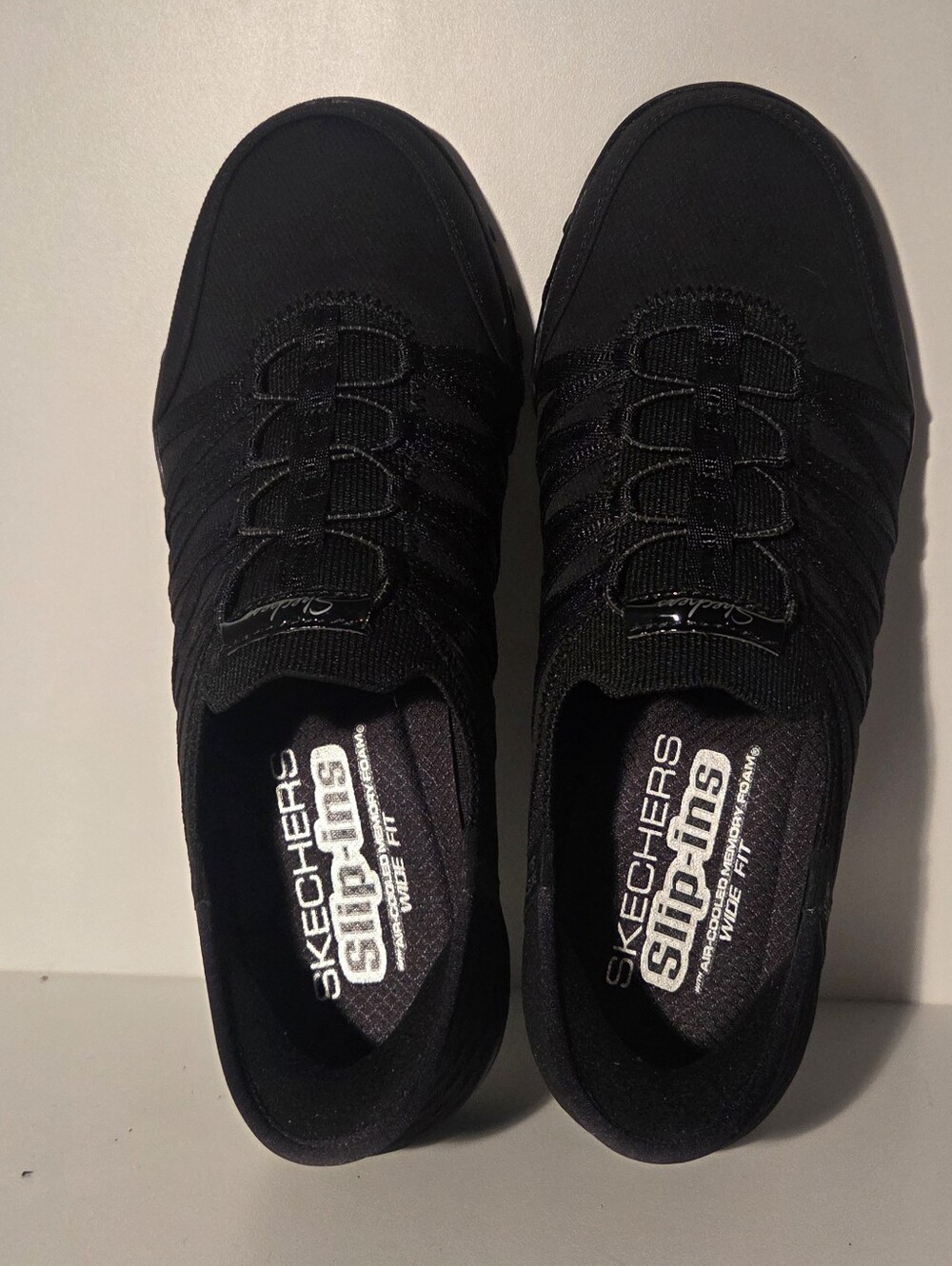 Skechers Women's Black Slip-On Memory Foam Sneakers Size 8.5